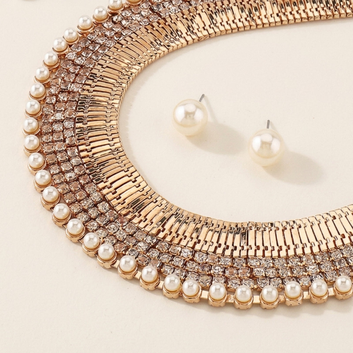 Medellin Pearl Earrings and Choker Necklace Jewelry Set