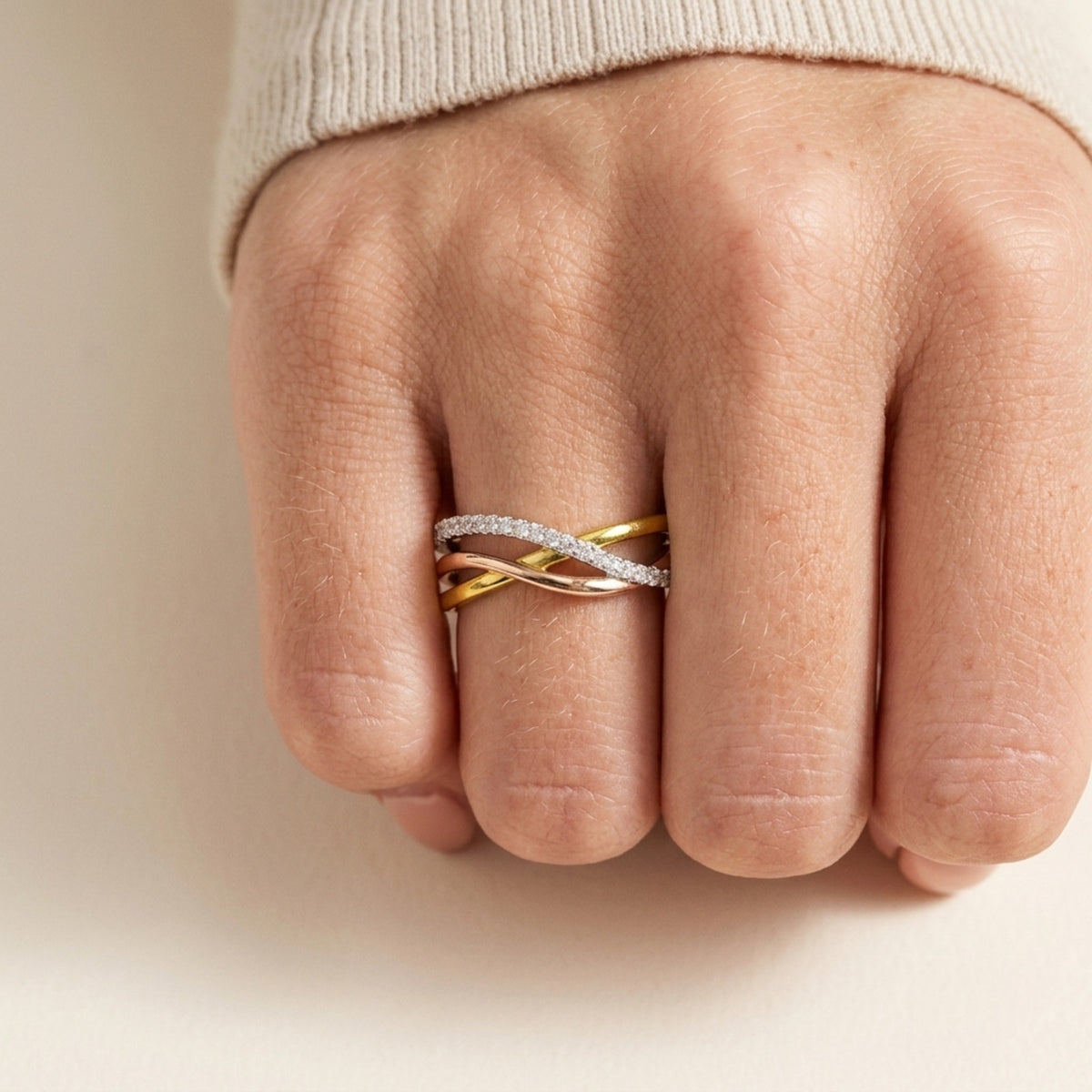 Havana Crisscross Crystal Band Ring