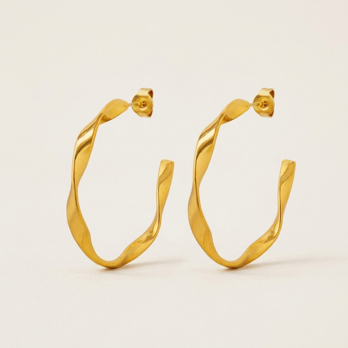 Dangzai C-Hoop Twist Earrings